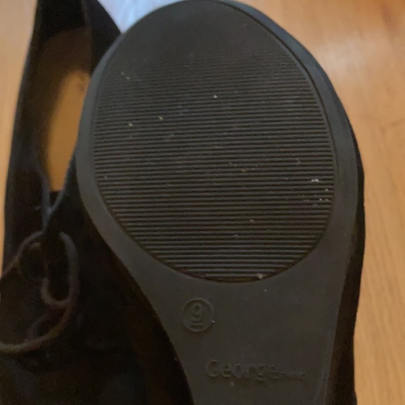 Black high heals - Picture 4 of 4